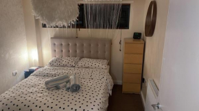 Lovely 1 bed airy apartment